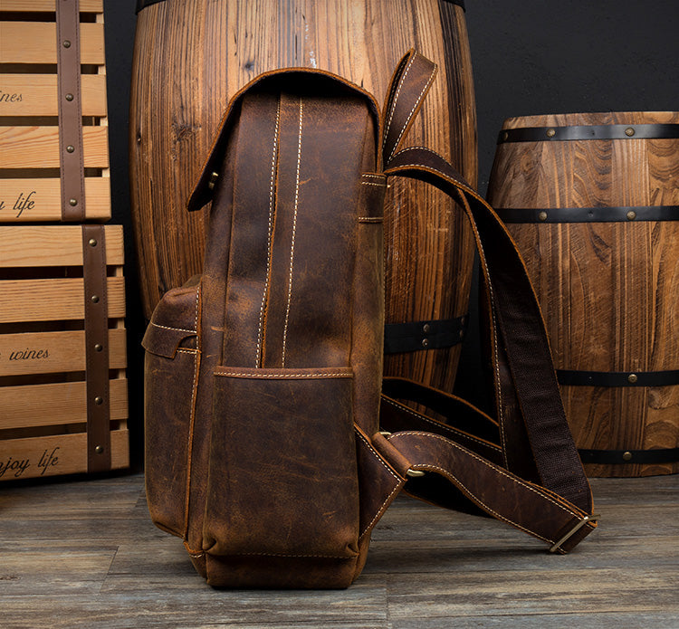 Source of Crazy Horse men backpack Europe Retro Leather cowhide leather luggage male Baotou Backpack Bag