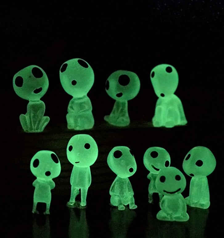 Car Ornament Resin Cute Mini Luminous Decoration Alien Dolls Automobiles Interior Forest Spirit Elf Decor For Princess Mononoke